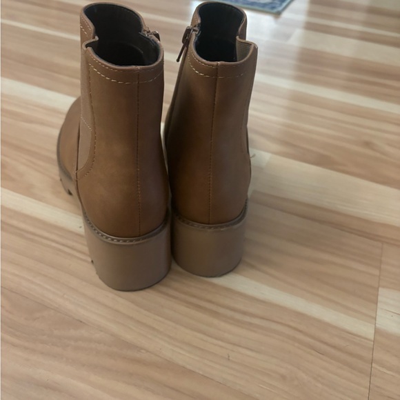 Naturalizer Cade Chelsea Ankle Boot in Chestnut Brown Size 7.5 New - Picture 6 of 9